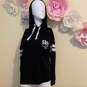 5/$25 
EXISTE HOODIE SIZE SMALL OVERSIZED 💓